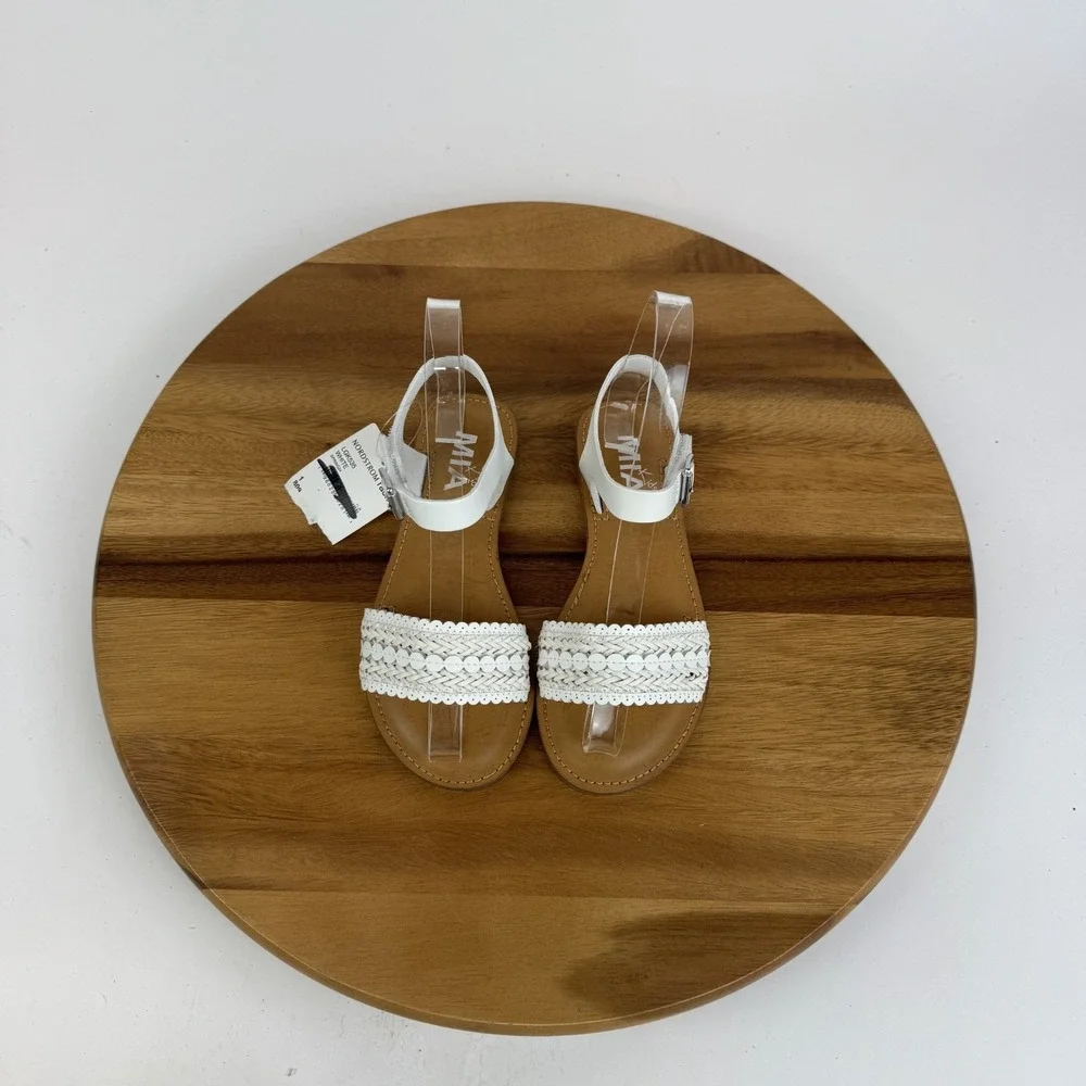 New NWOB Big Kids Mia Auri White Braided Leather Ankle Strap Sandals Size‎ 1 Y